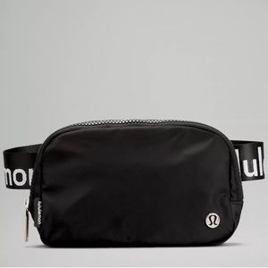 Lululemon Everywhere Belt Bag - Black